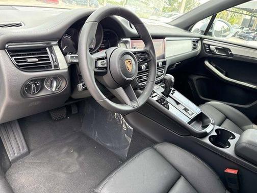 2025 Porsche Macan S