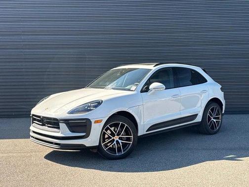 2025 Porsche Macan Base