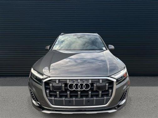 2025 Audi Q7 55 Premium