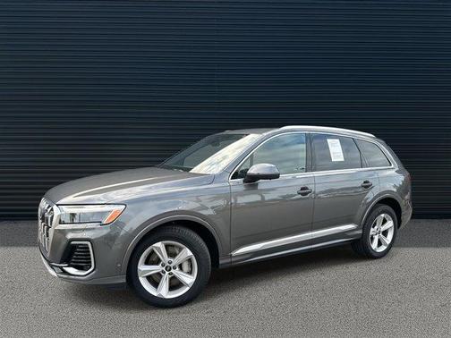 2025 Audi Q7 55 Premium