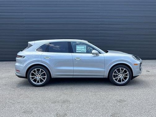 2025 Porsche Cayenne Base