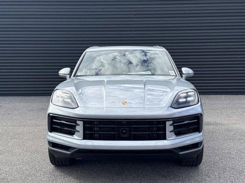 Dolomite Silver Metallic 2026 Porsche Cayenne Base