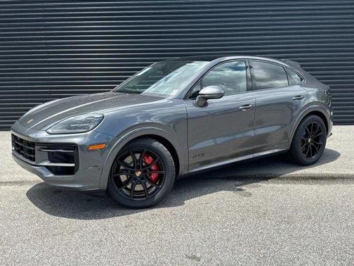 2025 Porsche Cayenne GTS