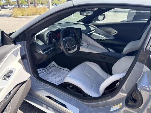 Sea 2025 Chevrolet Corvette Stingray w/2LT