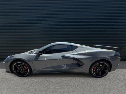 Sea 2025 Chevrolet Corvette Stingray w/2LT