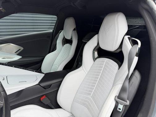 2025 Chevrolet Corvette Stingray w/2LT