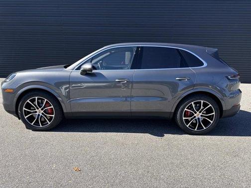 2024 Porsche Cayenne S