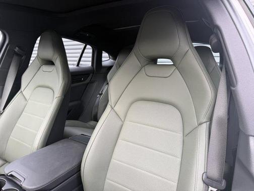 Chalk 2025 Porsche Panamera 4