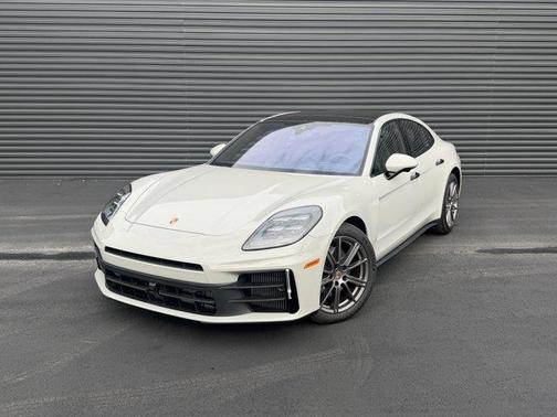 Chalk 2025 Porsche Panamera 4