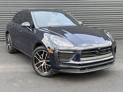 Night Blue Metallic 2023 Porsche Macan Base