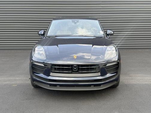 Night Blue Metallic 2023 Porsche Macan Base