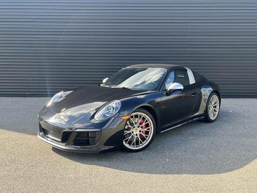 2019 Porsche 911 4 GTS