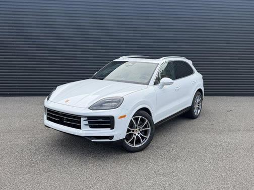 Carrara White Metallic 2026 Porsche Cayenne Base