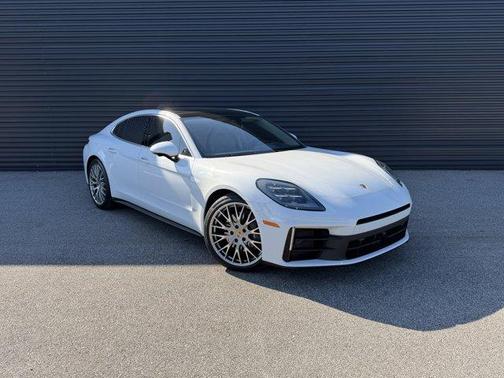 2024 Porsche Panamera 4