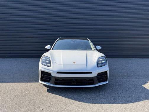 2024 Porsche Panamera 4
