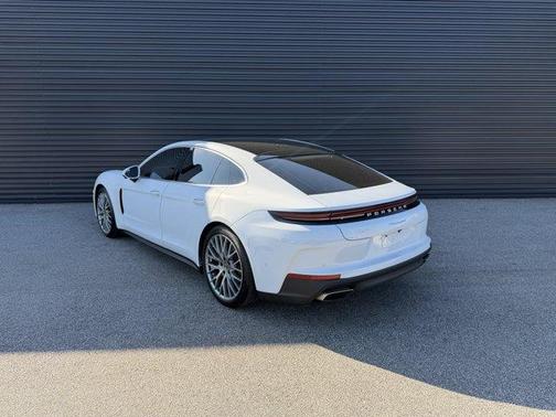 2024 Porsche Panamera 4