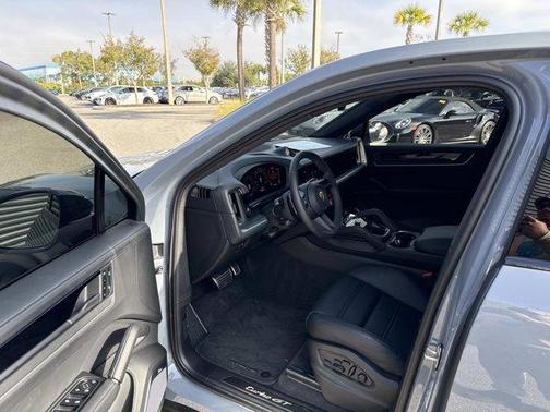 2025 Porsche Cayenne Turbo GT