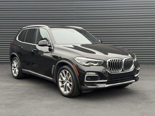 Black Sapphire Metallic 2021 BMW X5 sDrive40i