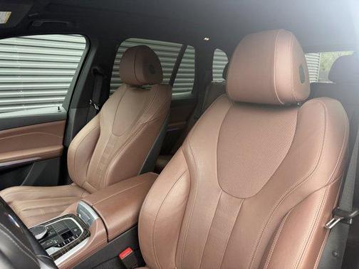 Black Sapphire Metallic 2021 BMW X5 sDrive40i
