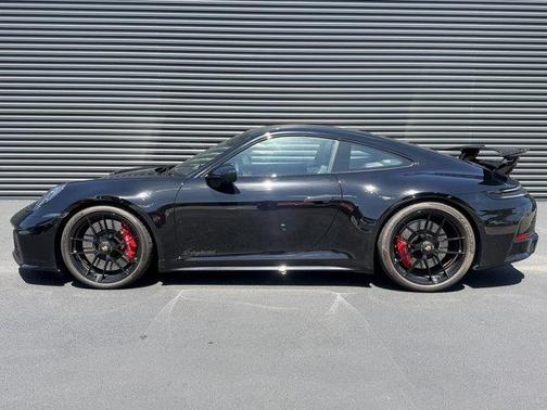 2026 Porsche 911 Carrera 4 GTS