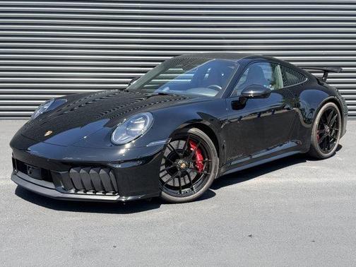 2026 Porsche 911 Carrera 4 GTS