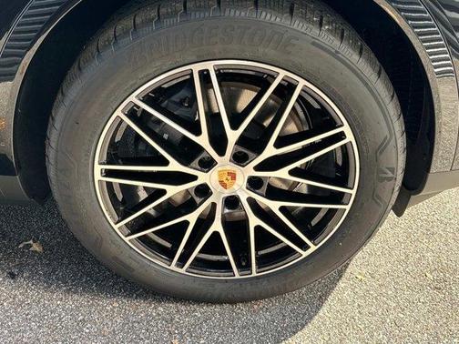 2025 Porsche Cayenne Base