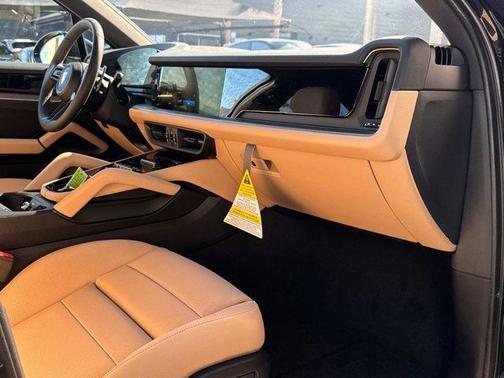 2025 Porsche Cayenne Base