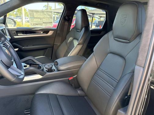 2026 Porsche Cayenne GTS