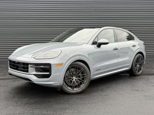 Arctic Gray 2025 Porsche Cayenne GTS