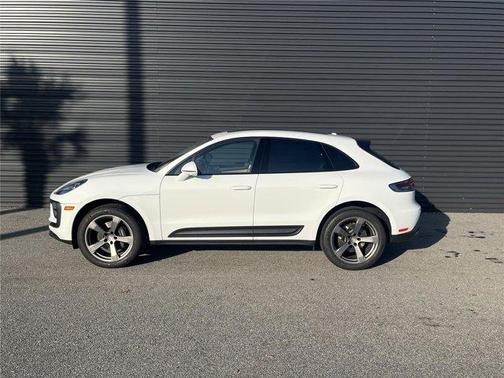 2025 Porsche Macan Base