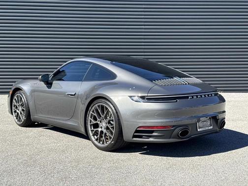 2022 Porsche 911 Carrera