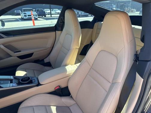 2022 Porsche 911 Carrera