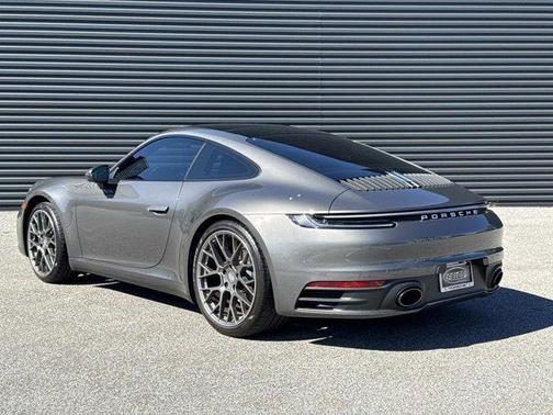 2022 Porsche 911 Carrera