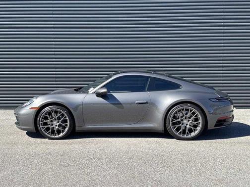 2022 Porsche 911 Carrera
