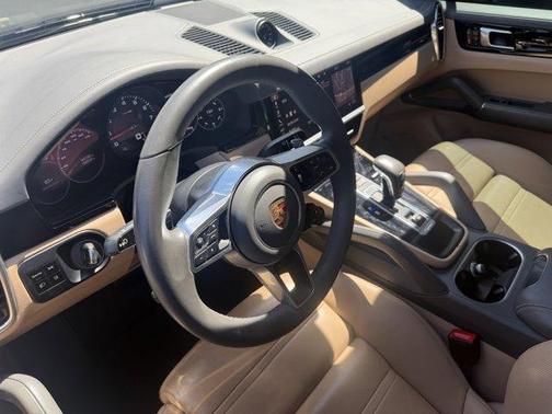 Moonlight Blue Metallic 2021 Porsche Cayenne AWD