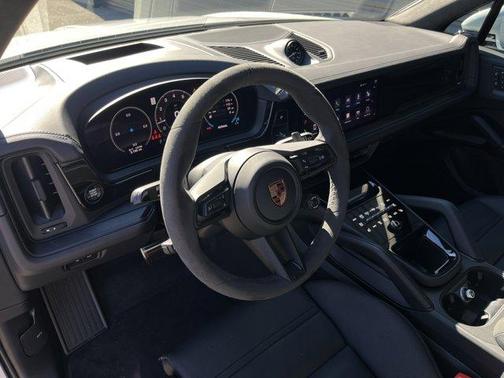 2026 Porsche Cayenne GTS