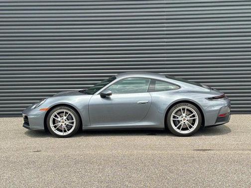 2025 Porsche 911 Carrera