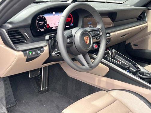 2025 Porsche 911 Carrera