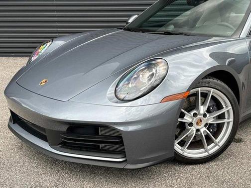 2025 Porsche 911 Carrera