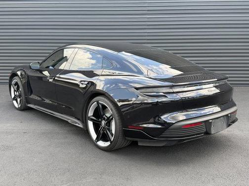 Jet Black Metallic 2022 Porsche Taycan 4S