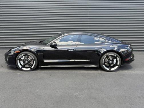 Jet Black Metallic 2022 Porsche Taycan 4S