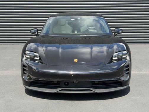 Jet Black Metallic 2022 Porsche Taycan 4S