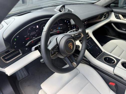 Jet Black Metallic 2022 Porsche Taycan 4S