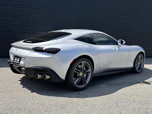 2023 Ferrari Roma Base