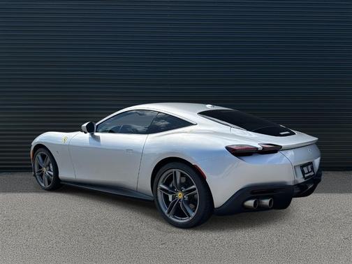 2023 Ferrari Roma Base