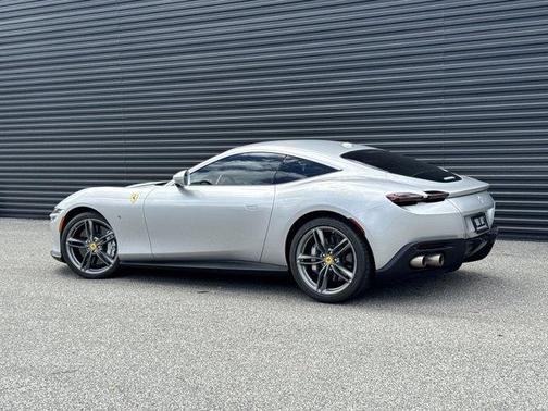 2023 Ferrari Roma Base