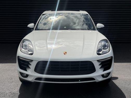 White 2018 Porsche Macan