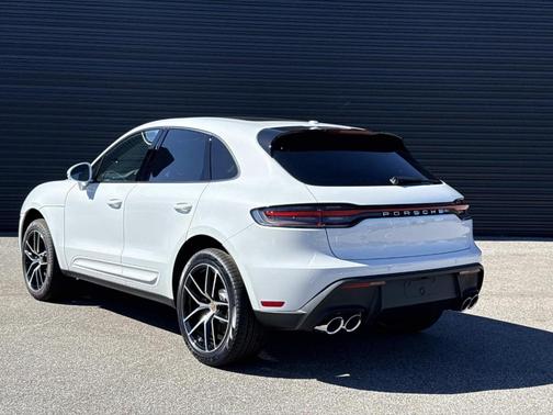 2026 Porsche Macan Base