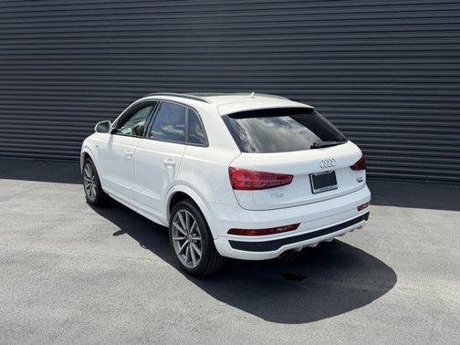 Cortina White 2018 Audi Q3 2.0T Premium Plus