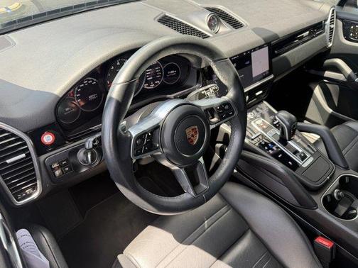 Moonlight Blue 2020 Porsche Cayenne Base